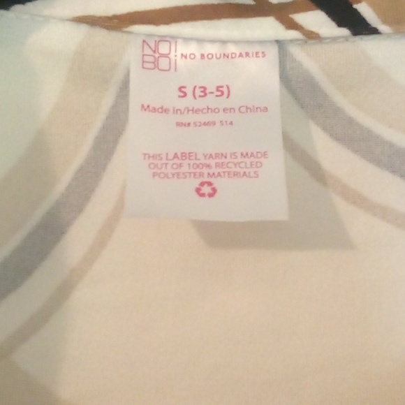 Vintage Pattern Button Up - Picture 4 of 4